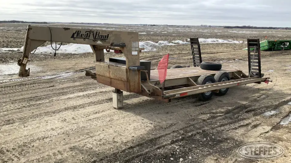1992 Redi Haul Flatbed Trailer