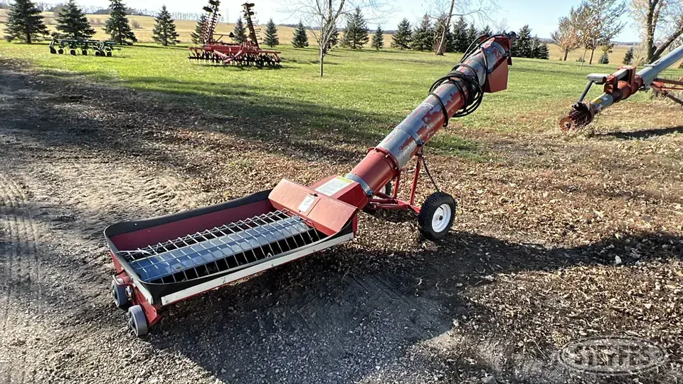 Sudenga Transfer-Jump Augers and Conveyor