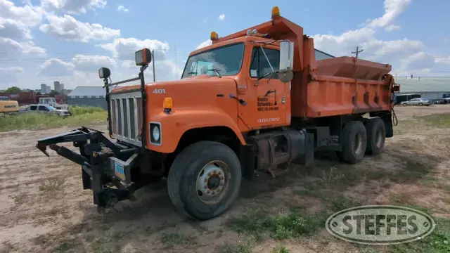 2000 International 257H