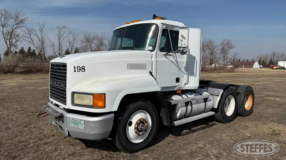 1998 Mack CH613 Conventional Truck without Sleeper