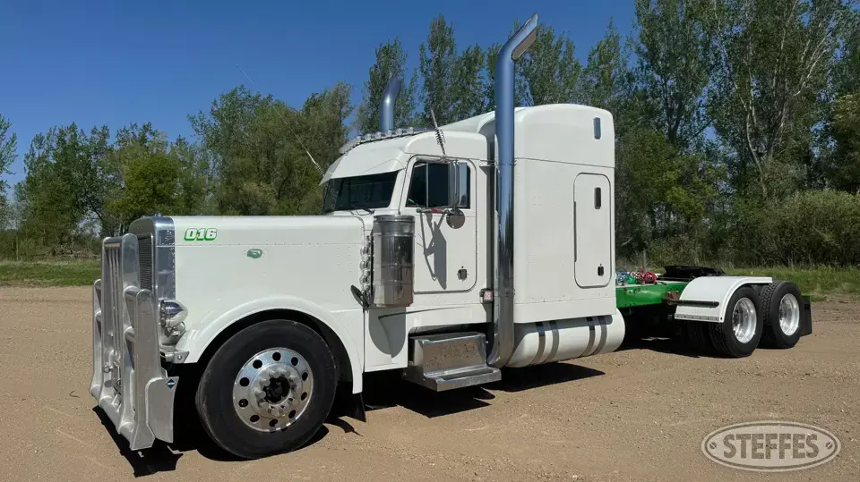 1997 Peterbilt 379 EXHD Conventional Truck with Sleeper