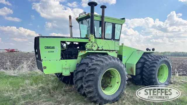 1976 Steiger Cougar III ST250