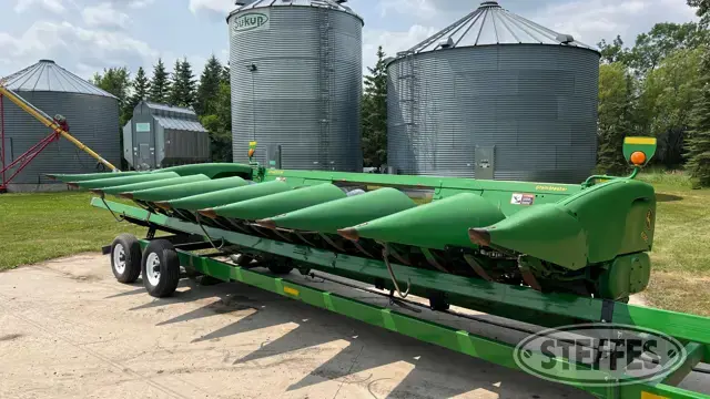 2011 John Deere 608C StalkMaster