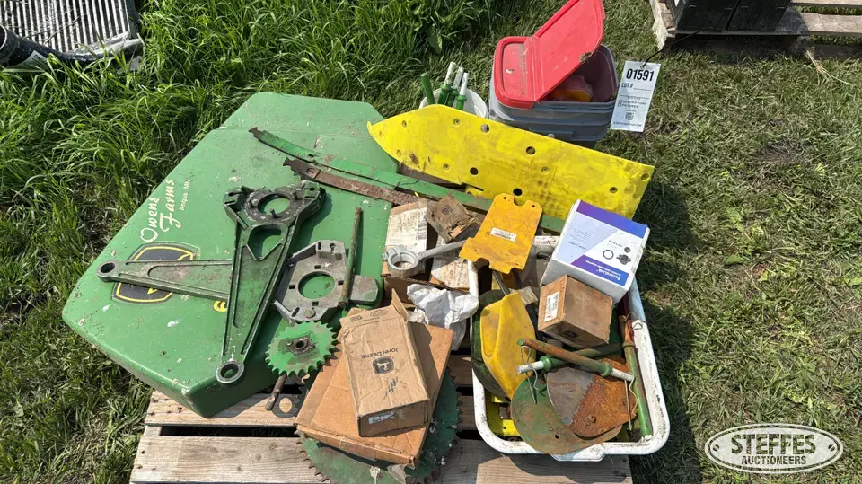John Deere 600 Series head parts Ag Equipment Part