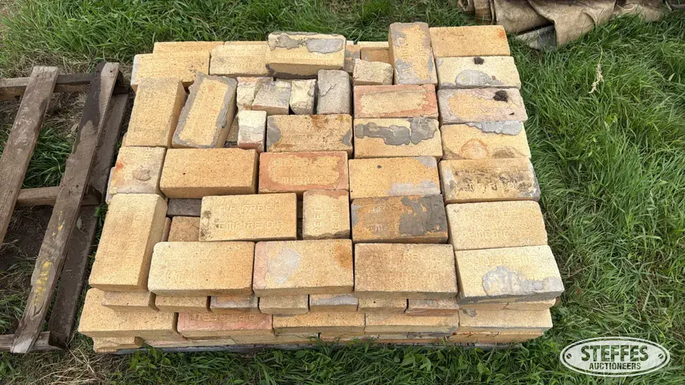 Bricks & tarps Lawn and Garden-Other