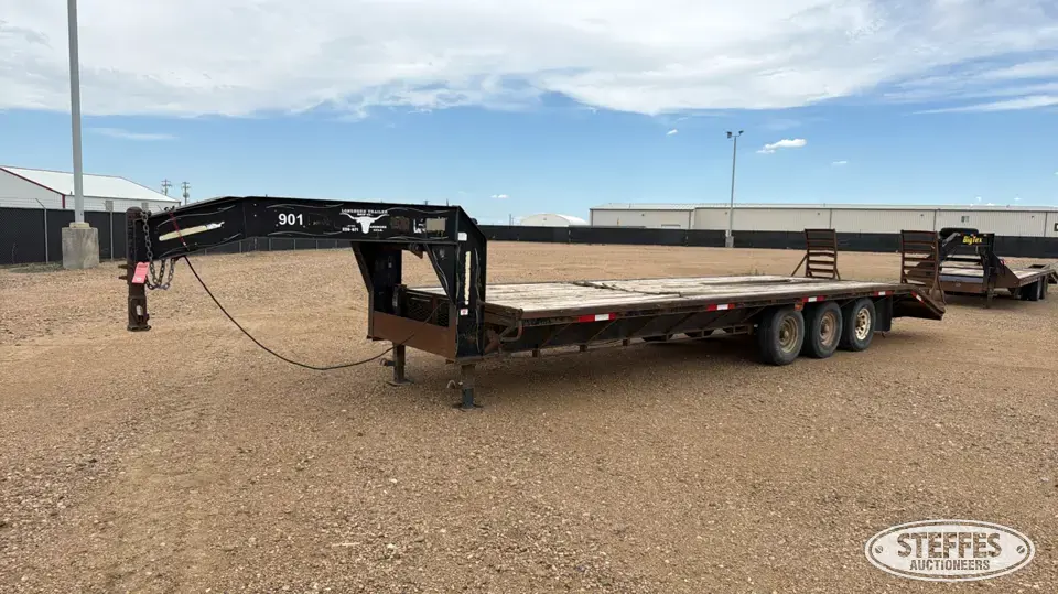 1999 Longhorn Trailer MFG. Flatbed Trailer
