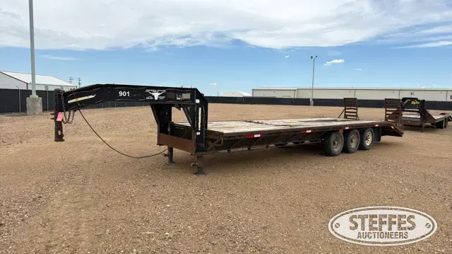 1999 Longhorn Trailer MFG.