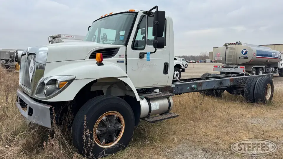 2013 International 7400 Cab and Chassis Truck