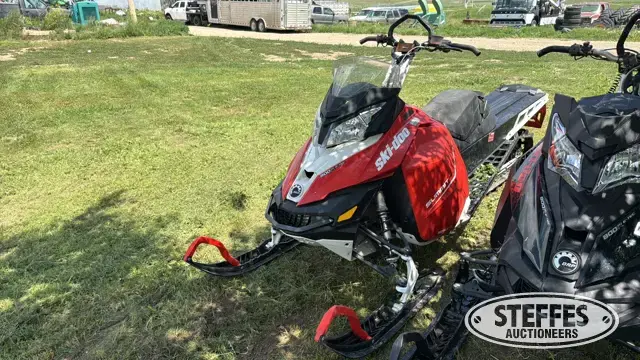 2015 Ski-Doo Summit SP