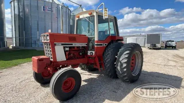 1977 International 1586