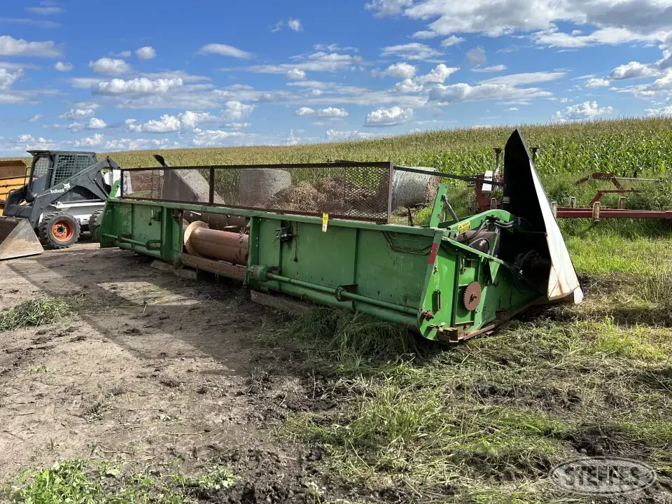 John Deere 924R Sunflower Head