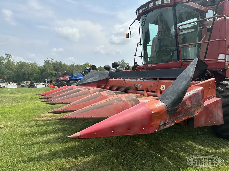 Case IH 1063 Corn Head