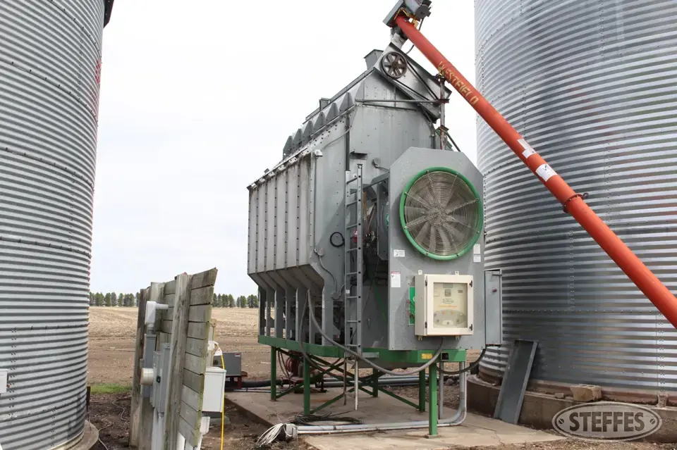 2004 Sukup T12 Grain Dryer
