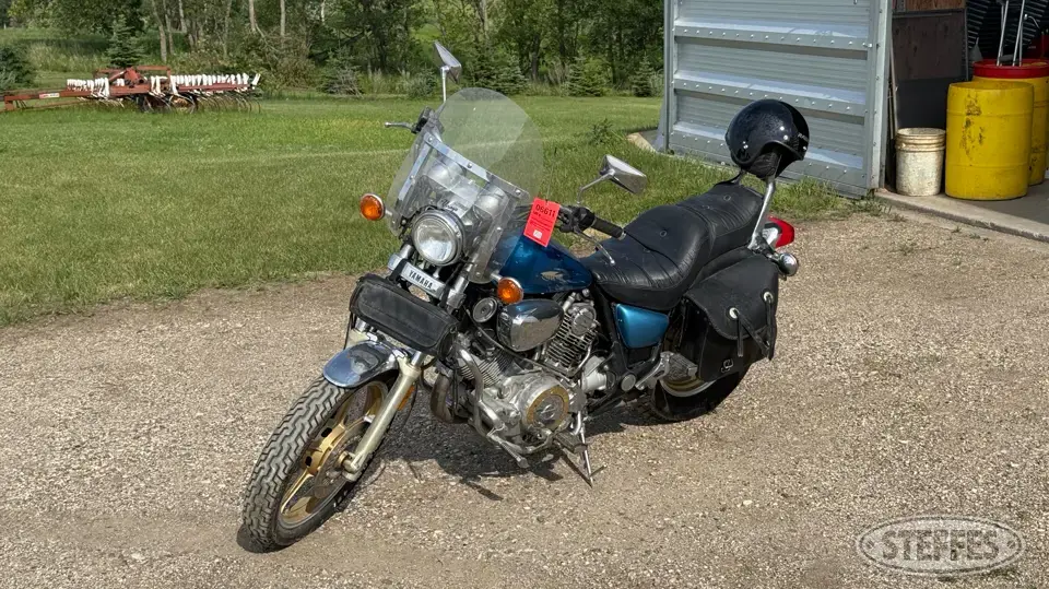 1985 Yamaha 1000 Virago Motorcycles and Scooter
