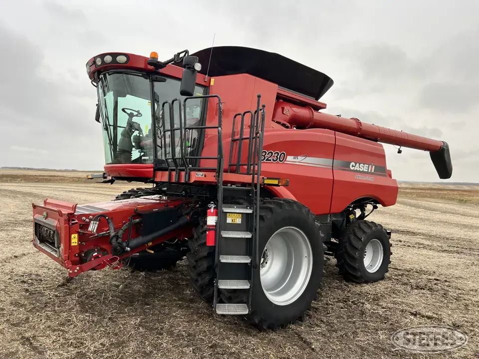 2013 Case IH 8230 Combine