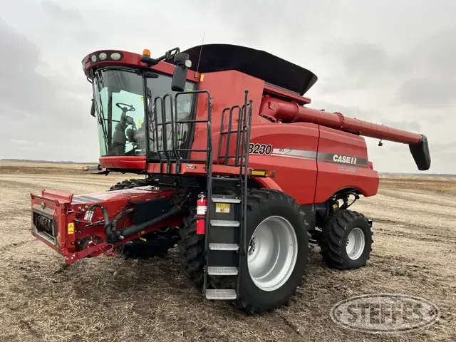 2013 Case IH 8230