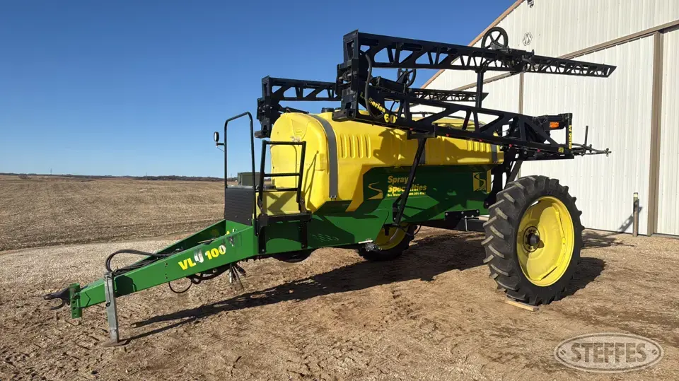 2006 Sprayer Specialties VLU1000 Pull-Type Sprayer