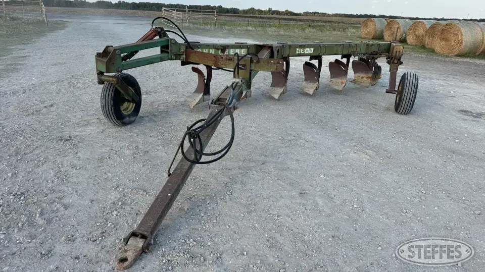 John Deere 3600 Plow