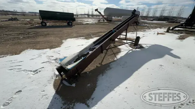 Straight conveyor