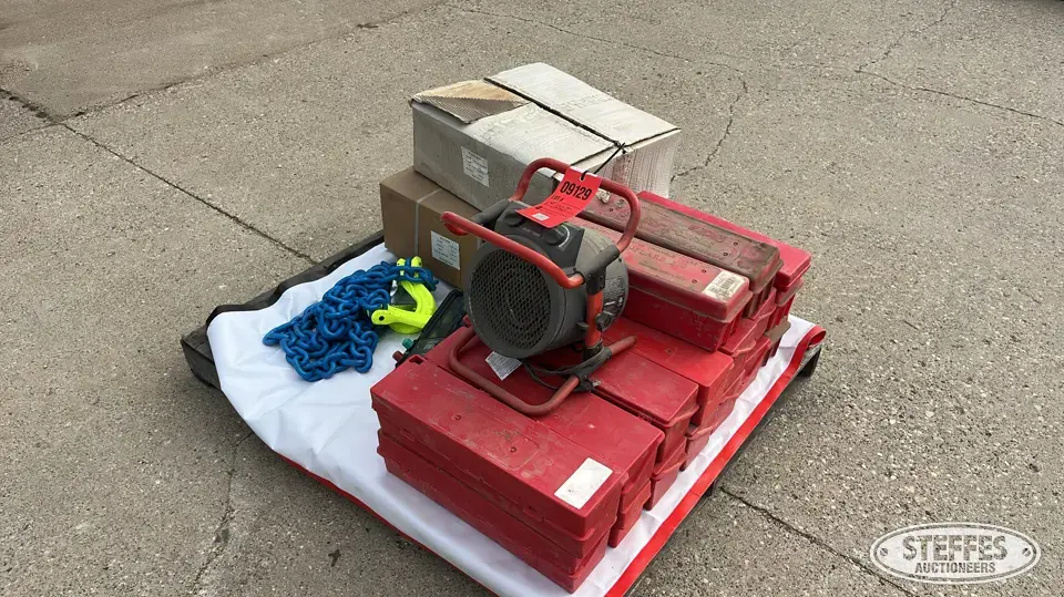 Pallet of electric fencing Shop Equipment-Other