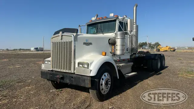 1996 Kenworth W900