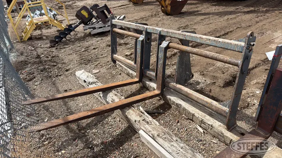 GEM Fork CF 310 Loader Backhoe Attachment