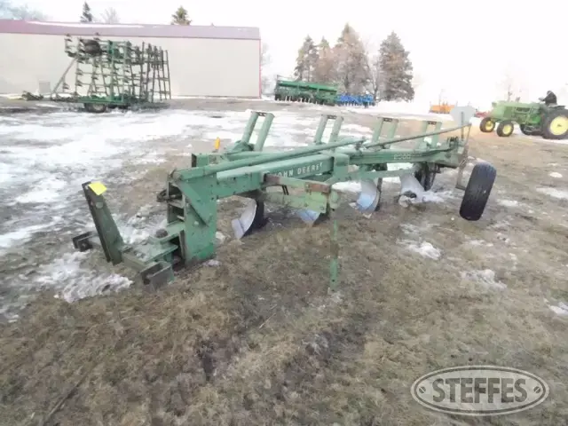 John Deere 2500