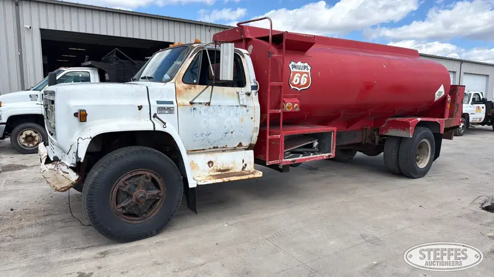 1979 GMC 7000 Fuel-Lube Truck