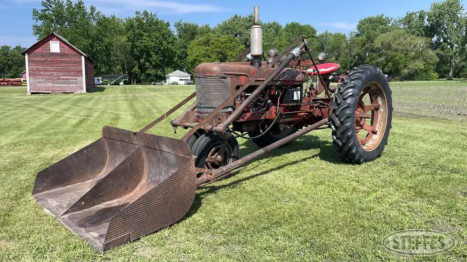 1949 Farmall H Collectible Tractor