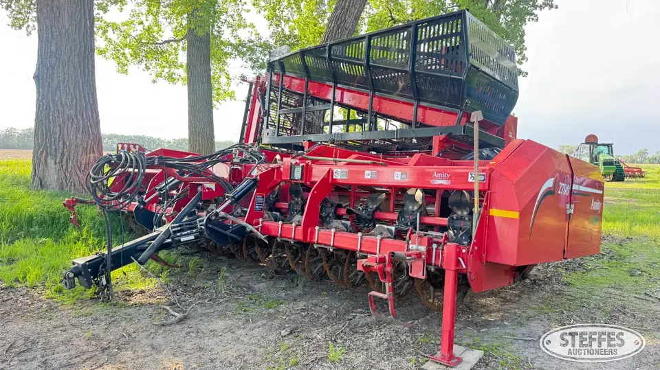 2015 Amity 2700 Sugarbeet Harvester