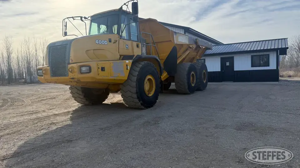 2004 Deere 400D Articulated Dump Truck