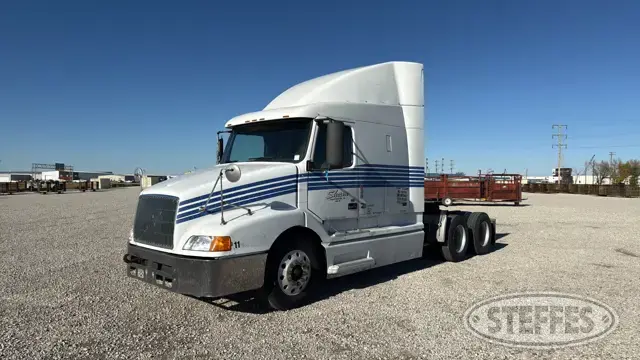 1999 Volvo VNL64T