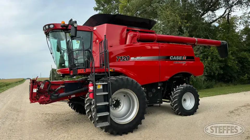 2009 Case IH 7120 Combine