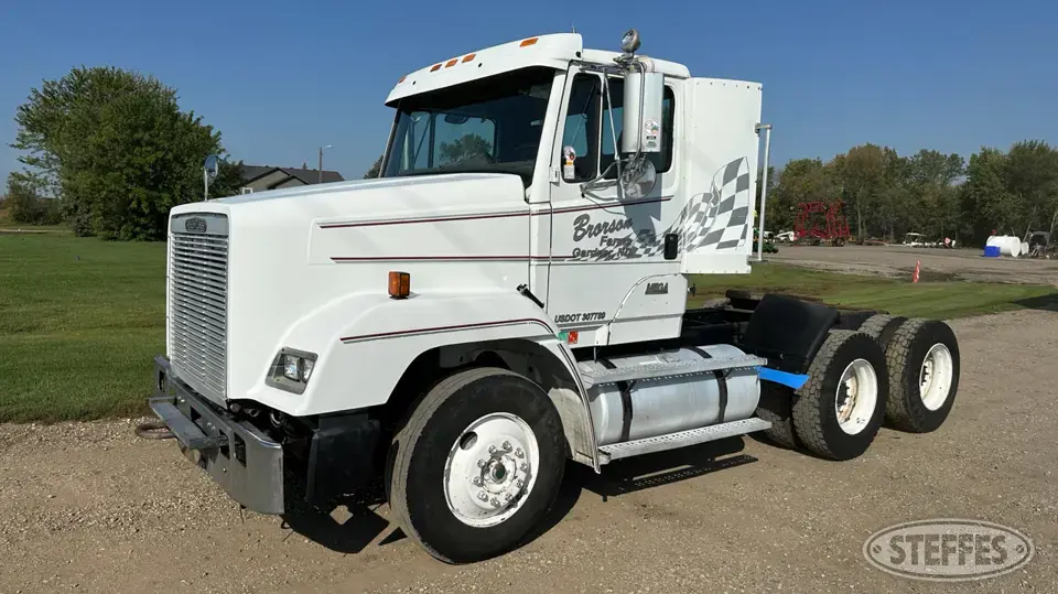 1995 Freightliner FLC112 Conventional Truck without Sleeper