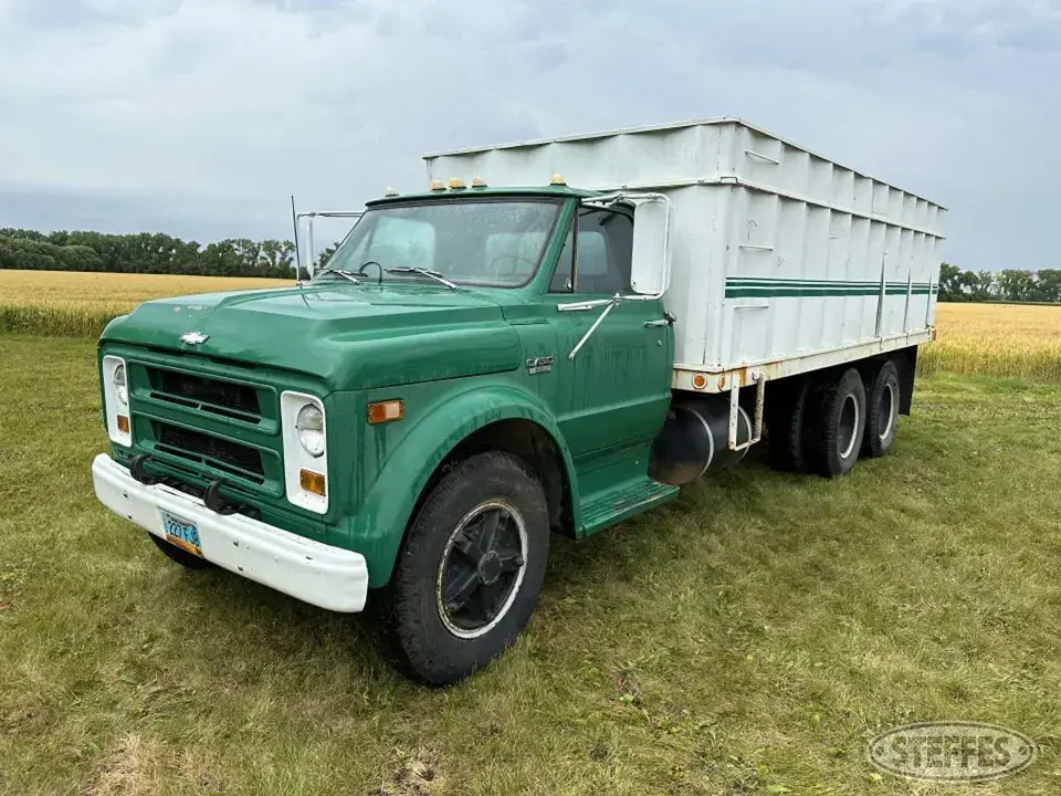 1970 Chevrolet C50 Tandem Boxed Truck