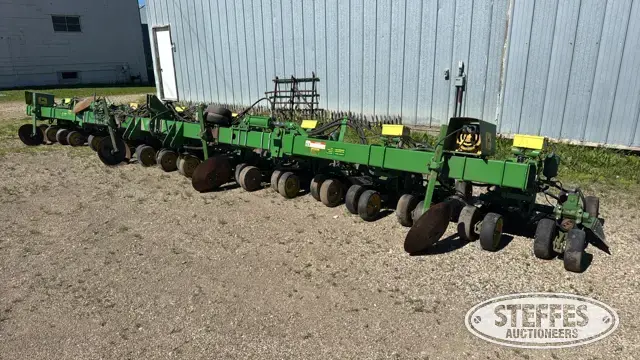 1983 John Deere 200