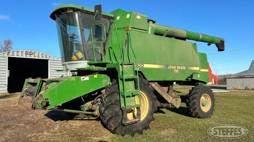 John Deere 9500 Combine