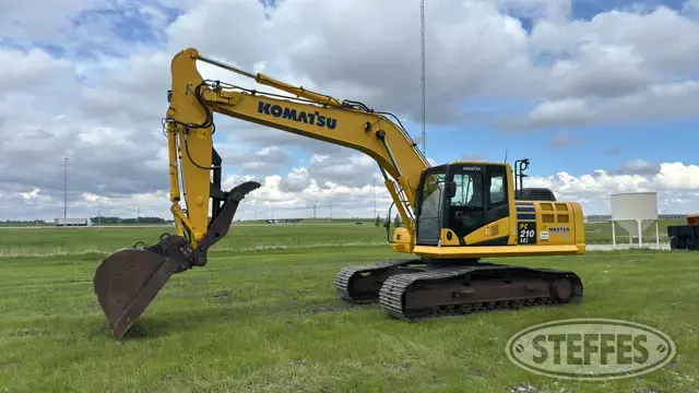2017 Komatsu PC210LCI-10