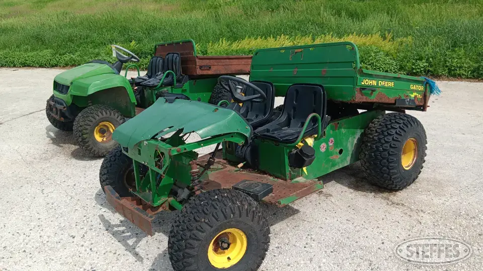(3) John Deere Gator 4x2 UTV