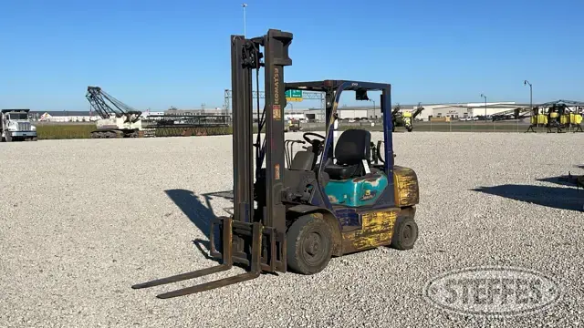 2002 Komatsu FG25T-12