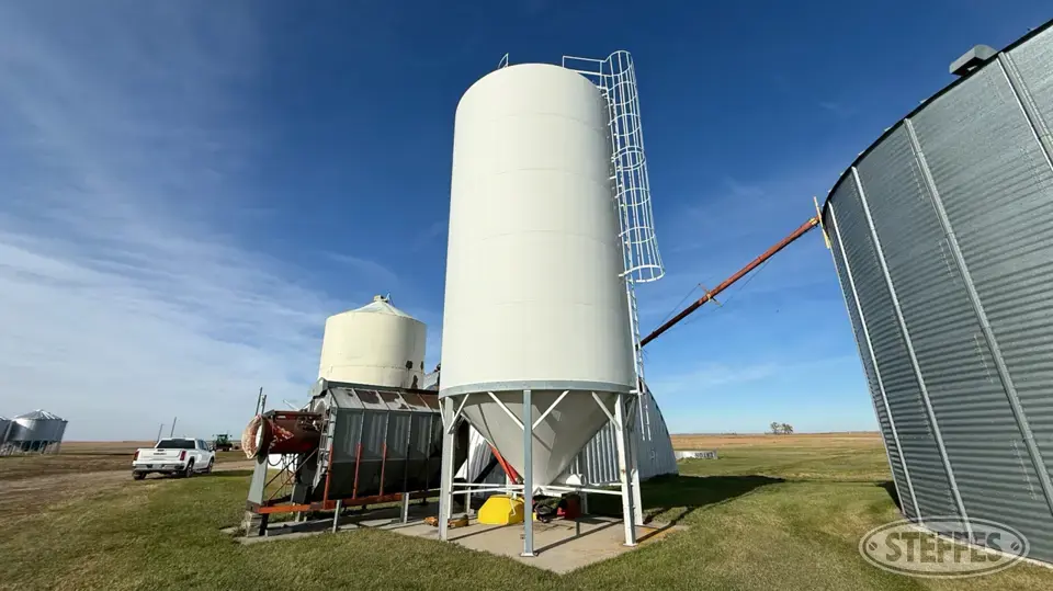 Lorrich hopper bin
