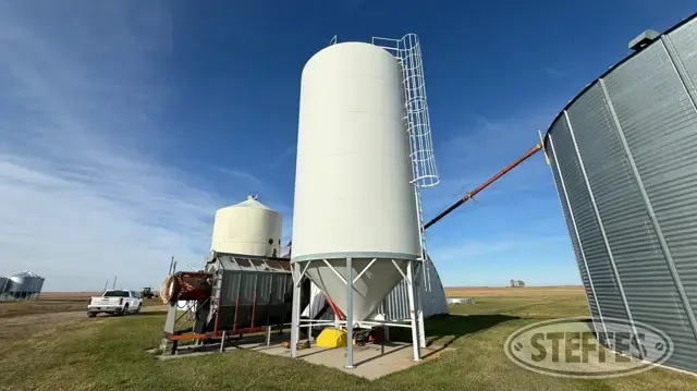 Lorrich hopper bin