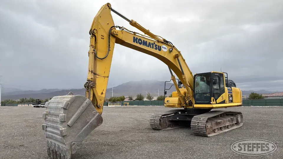 2016 Komatsu PC360LC-11 Excavator