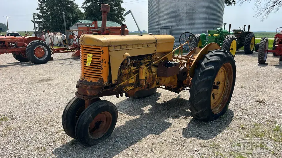 1950 Minneapolis-Moline U 2WD Tractor