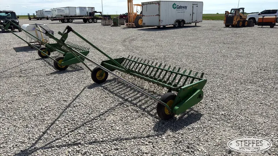 John Deere 3 Farm Support Item