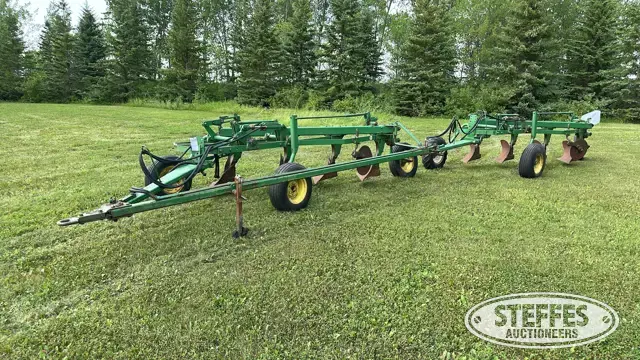 John Deere 3100