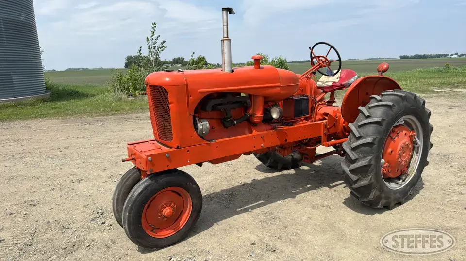 Allis-Chalmers WD Collectible Tractor