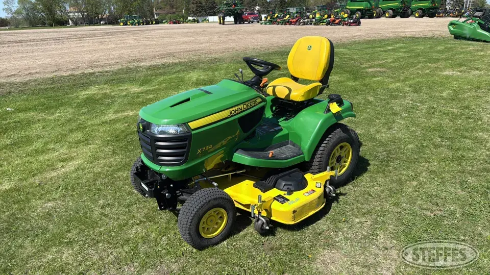 2021 John Deere X734 Lawn Tractor