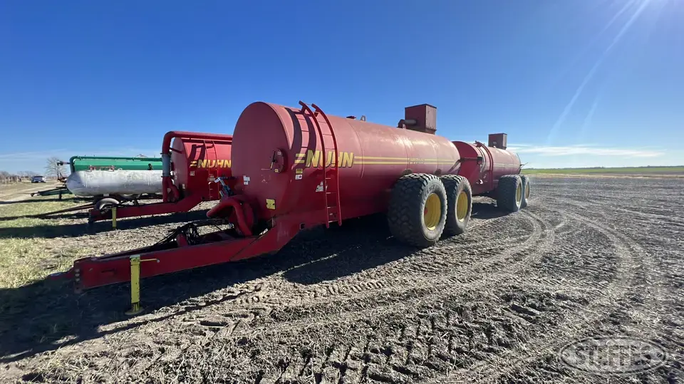 Nuhn Magnum 13500 Tandem Manure Tanks Manure Pumping Equipment