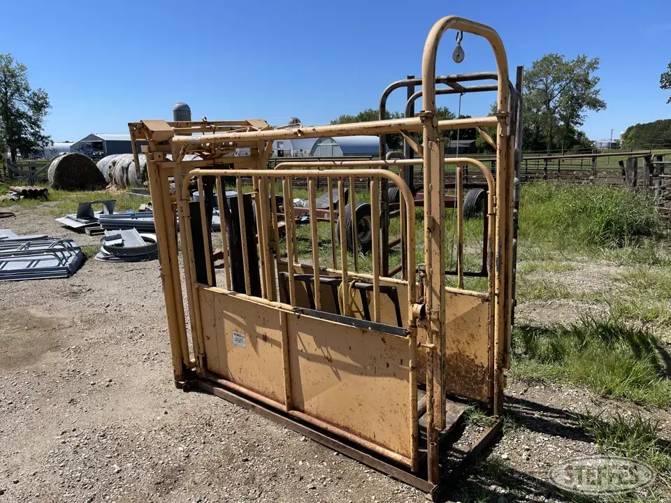 For-Most A-25 Squeeze Chute